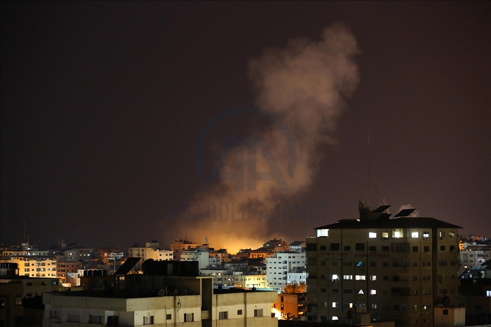 Israel resumes airstrikes on Gaza Strip