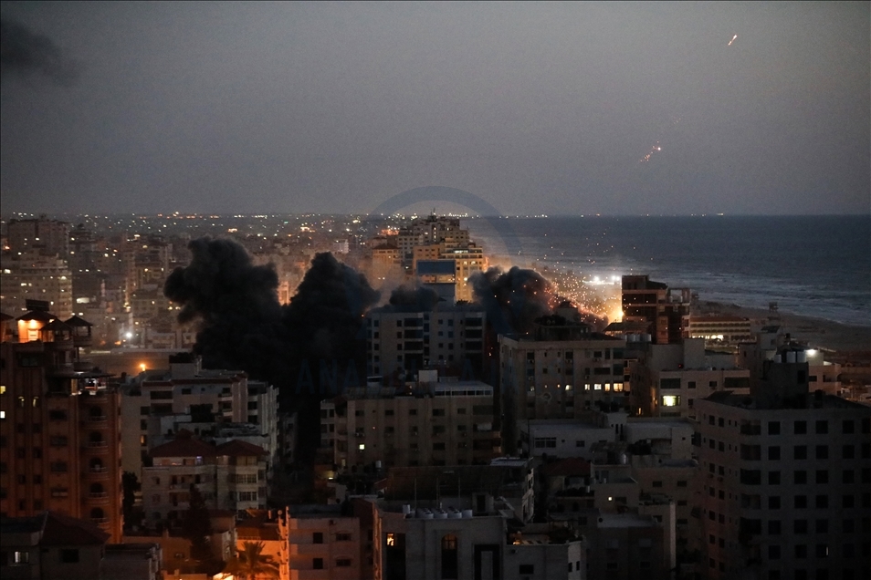 Israel resumes airstrikes on Gaza Strip