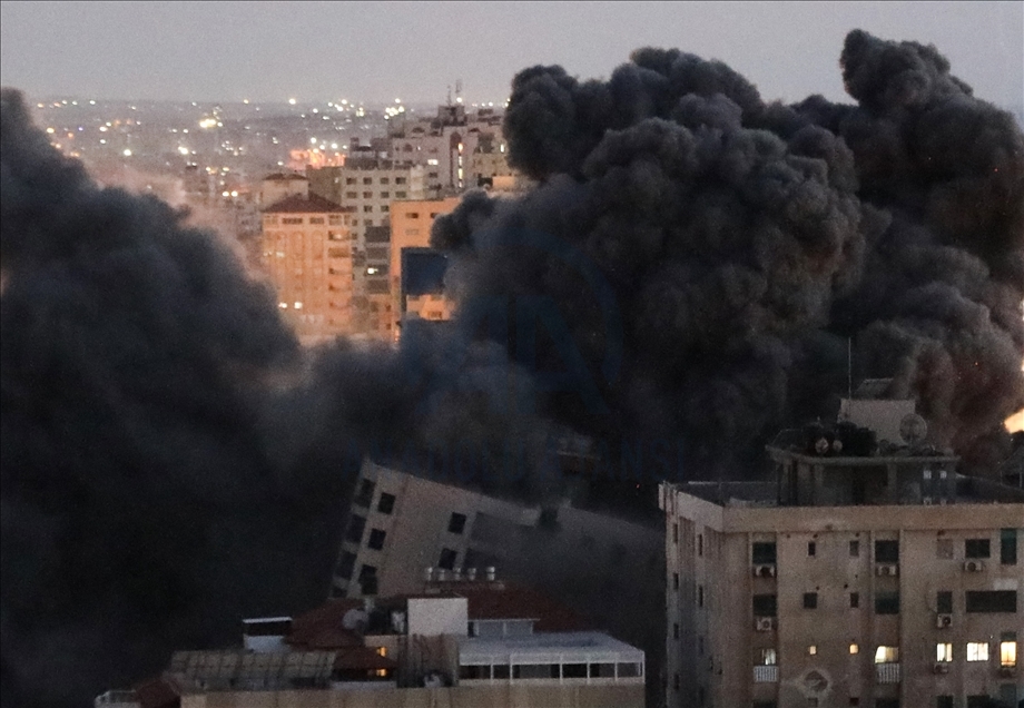 Israel resumes airstrikes on Gaza Strip