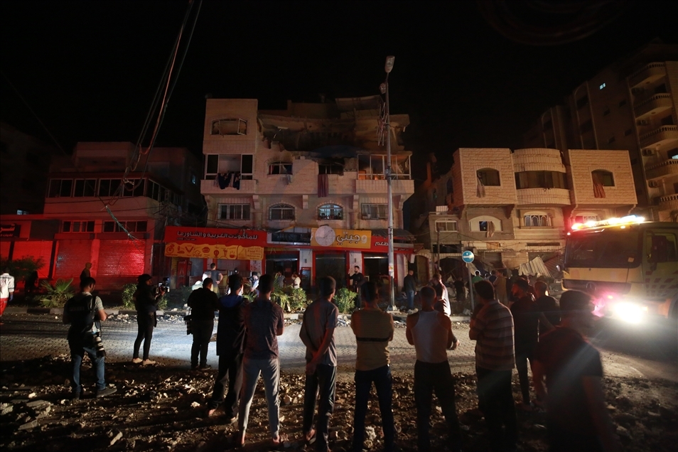 Israel resumes airstrikes on Gaza Strip