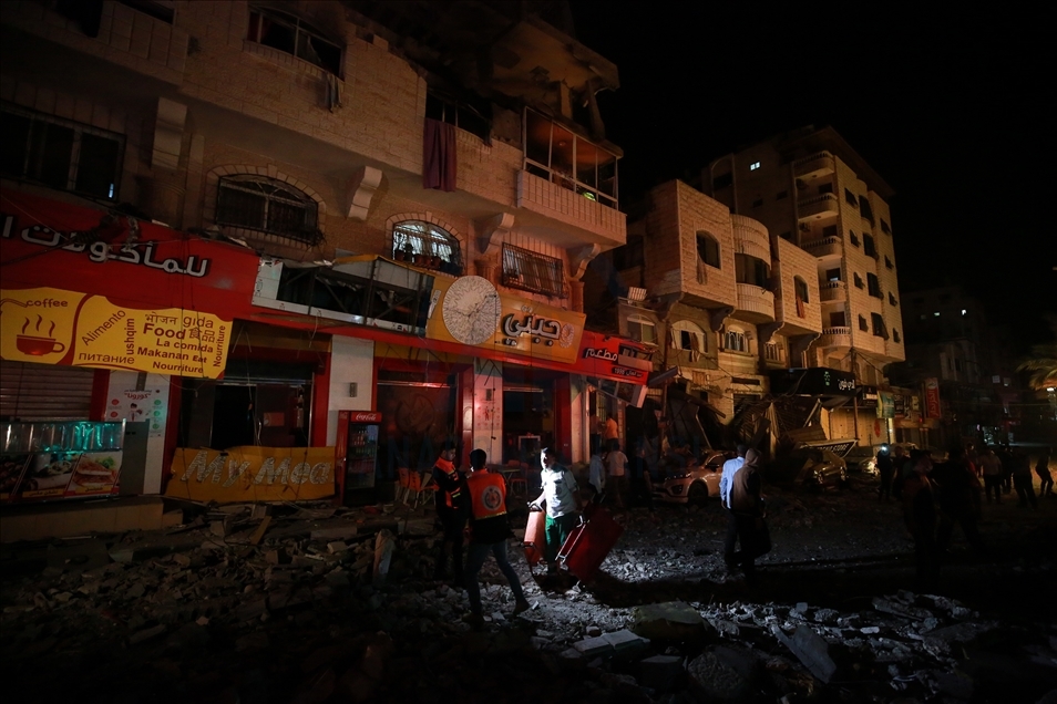 Israel resumes airstrikes on Gaza Strip