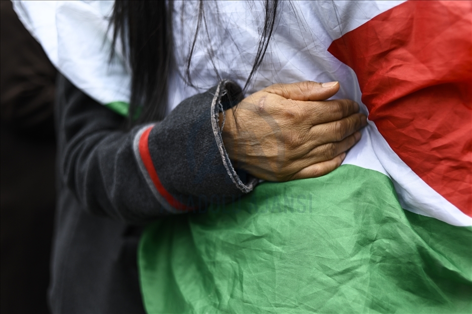 the rally to "Protect the Palestinians of Jerusalem" evacuated by the police, at the Invalides in Paris on 12, May 2021