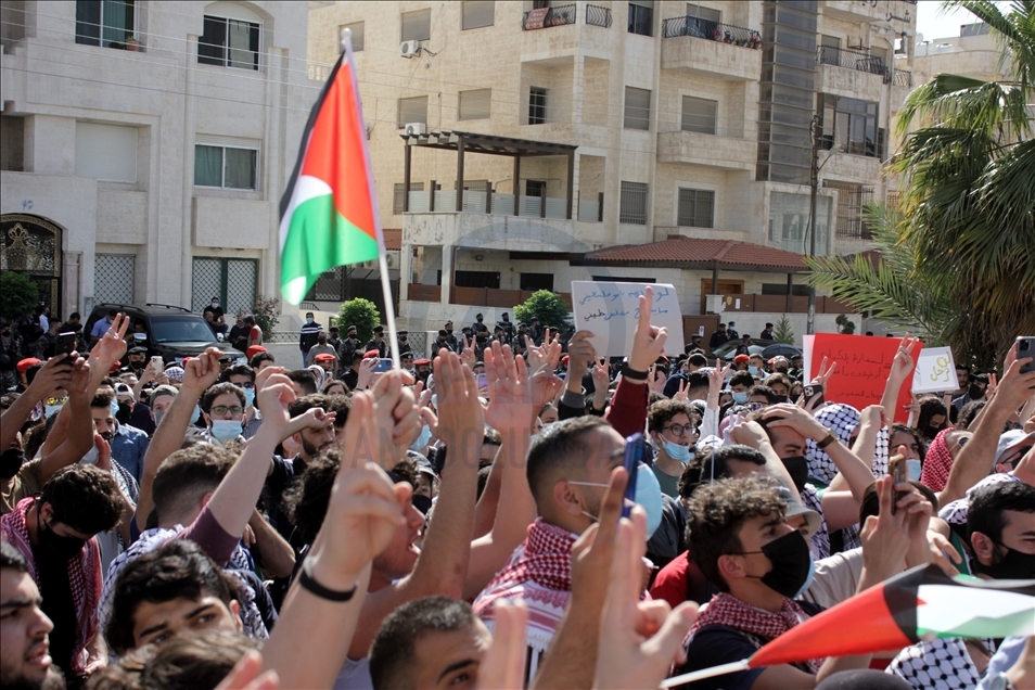 Ürdünlüler, İsrail'in Filistinlilere saldırını protesto etti