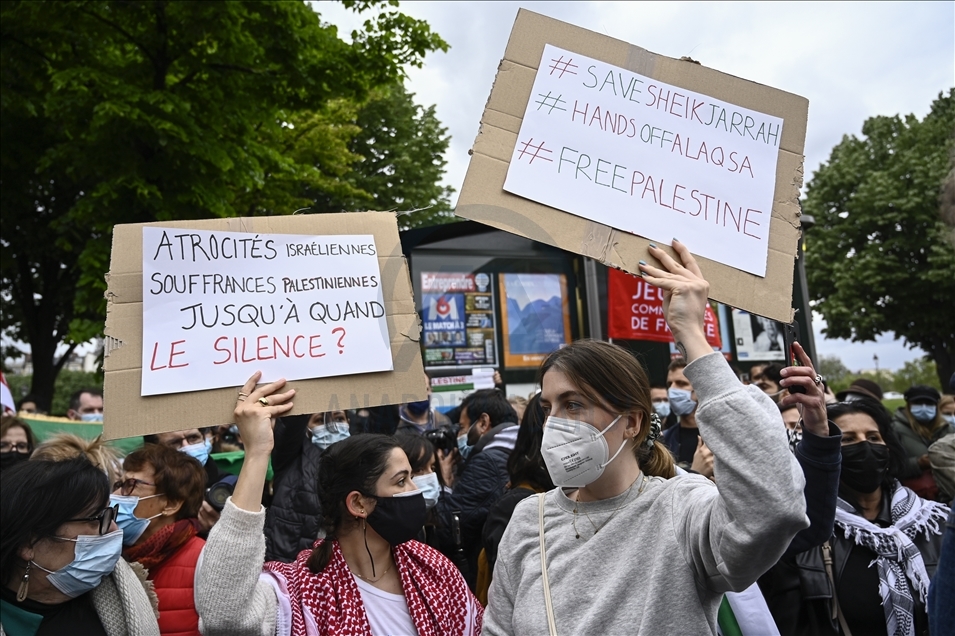 the rally to "Protect the Palestinians of Jerusalem" evacuated by the police, at the Invalides in Paris on 12, May 2021