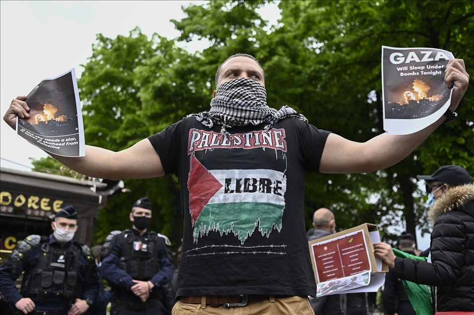 the rally to "Protect the Palestinians of Jerusalem" evacuated by the police, at the Invalides in Paris on 12, May 2021