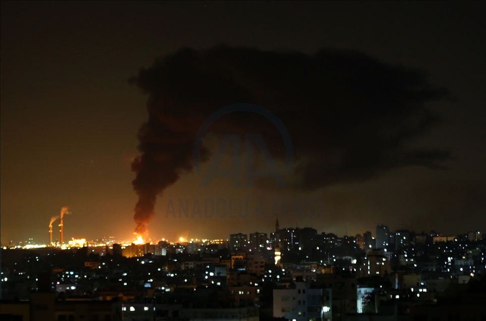 Gazze Şeridi'nden atılan roketler nedeniyle İsrail'in Askalan kentinde bir enerji tesisi vuruldu