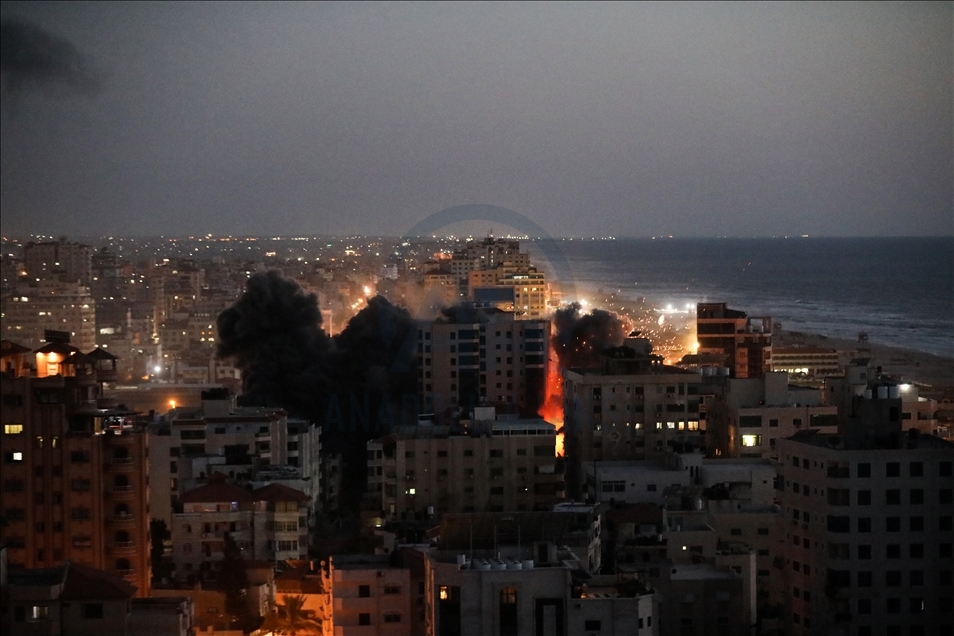 Israel resumes airstrikes on Gaza Strip
