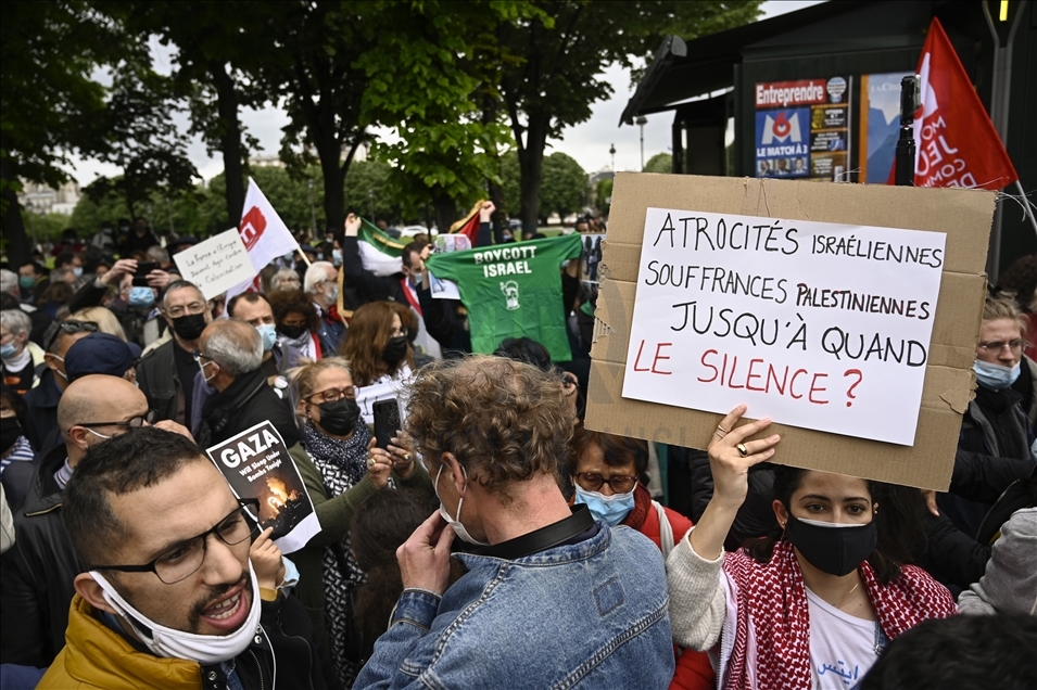 the rally to "Protect the Palestinians of Jerusalem" evacuated by the police, at the Invalides in Paris on 12, May 2021