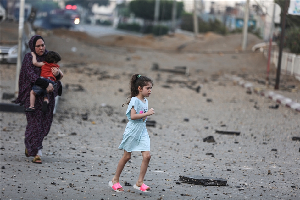 İsrail'in Gazze'ye hava saldırıları sürüyor