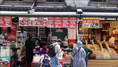 Bayram alışverişinin kalbi Eminönü ve Mısır Çarşısı sessiz