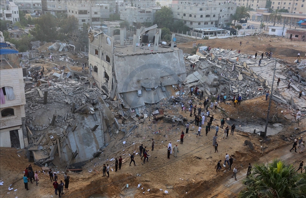 Perayaan Idulfitri di Gaza di bawah serangan udara Israel