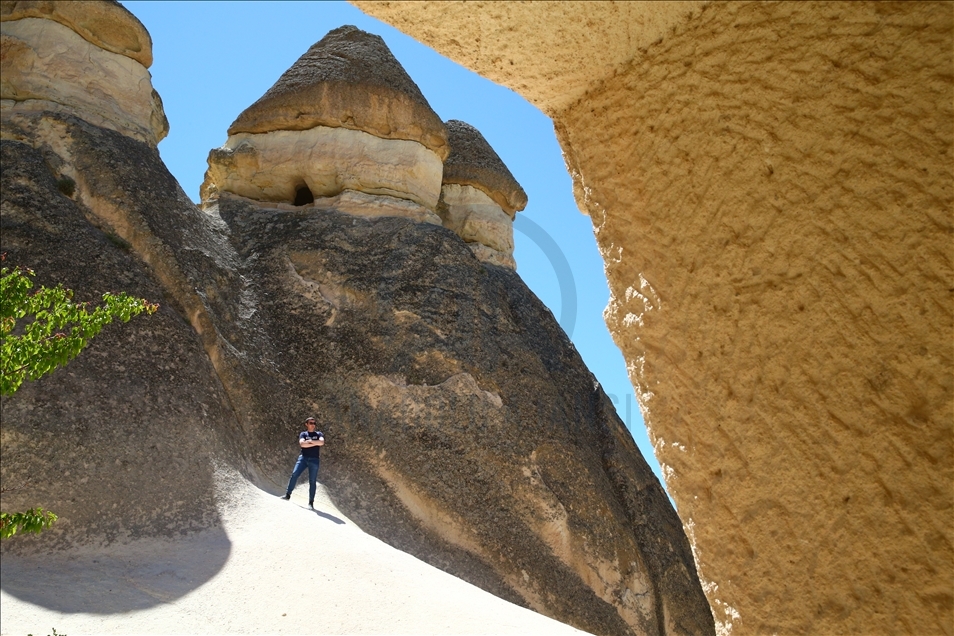 Ukraynalı turistler direkt uçuşla geldikleri Kapadokya'dan hayranlıkla ayrılıyor
