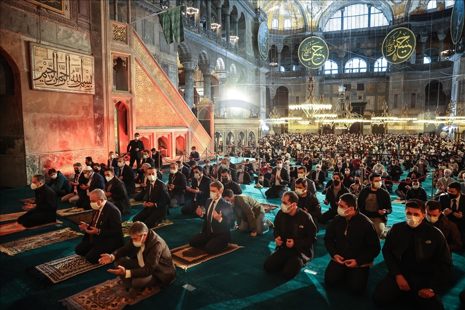 Li Mizgefta Ayasofyayê 87 sal şûnda nimêja Eyda Remezanê hat kirin
