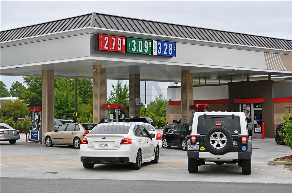 ABD'de kapatılan petrol boru hattı, güneydoğu eyaletlerinde benzin sıkıntısına neden oldu