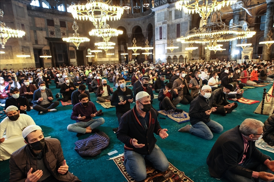 Li Mizgefta Ayasofyayê 87 sal şûnda nimêja Eyda Remezanê hat kirin