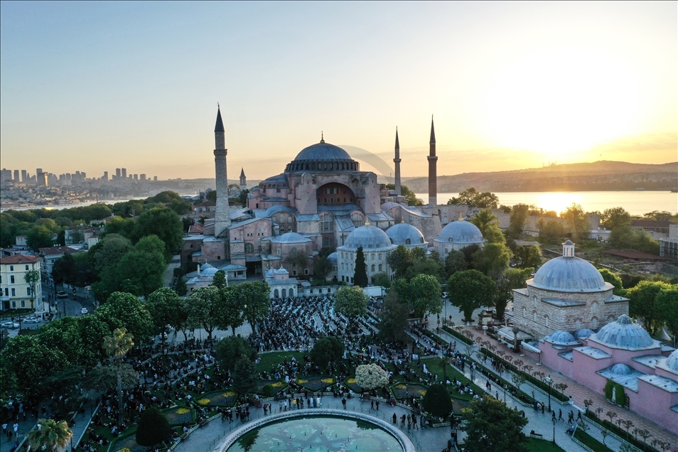 Li Mizgefta Ayasofyayê 87 sal şûnda nimêja Eyda Remezanê hat kirin