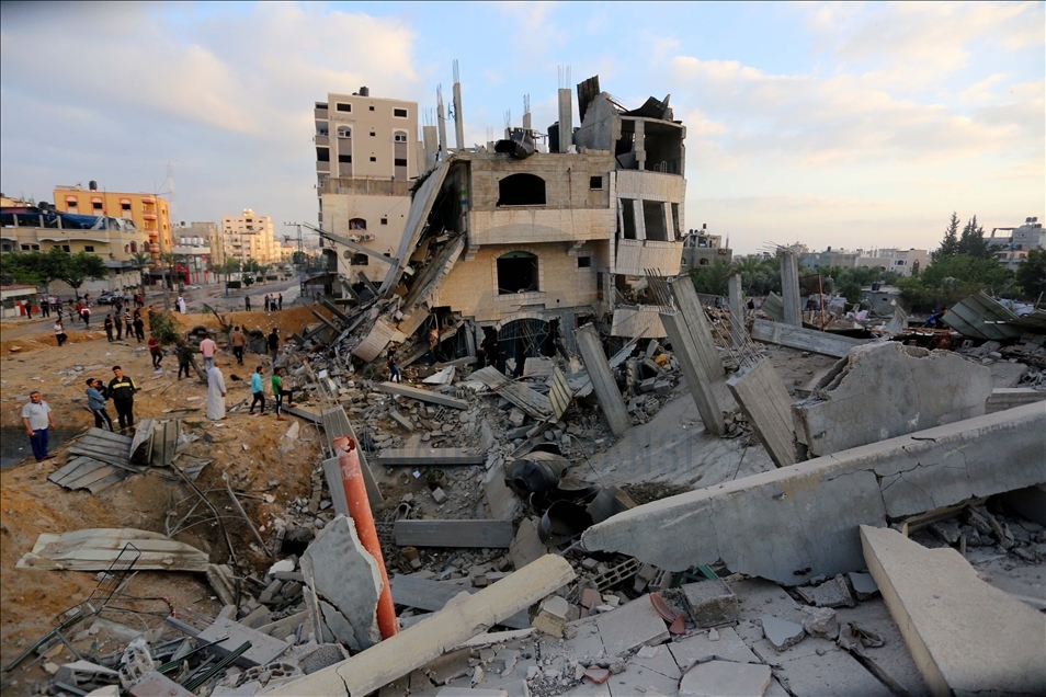 Perayaan Idulfitri di Gaza di bawah serangan udara Israel