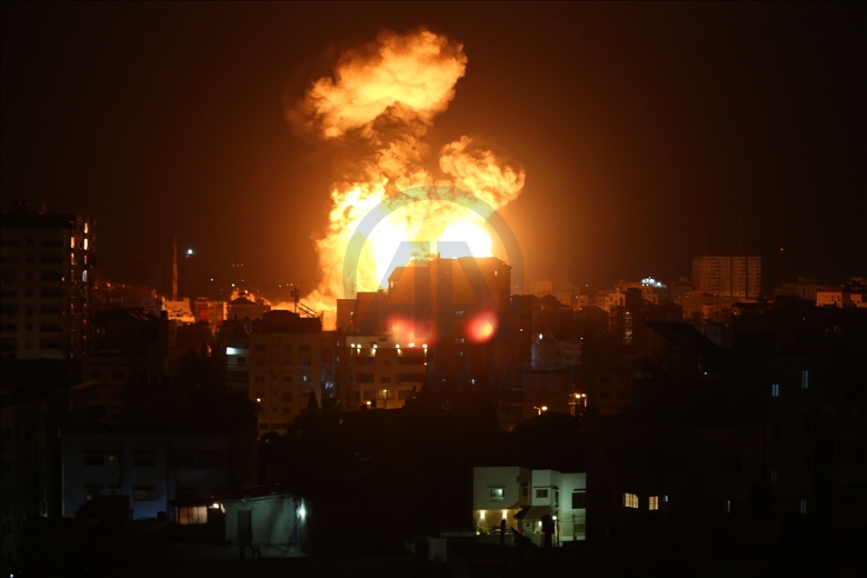 İsrail'in Gazze'ye hava saldırıları sürüyor