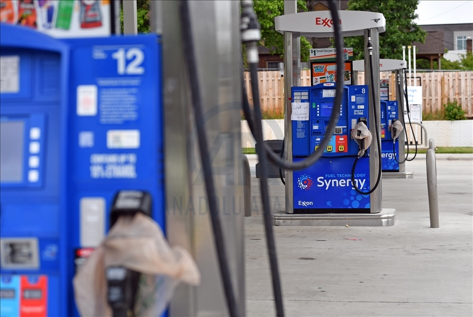 ABD'de kapatılan petrol boru hattı, güneydoğu eyaletlerinde benzin sıkıntısına neden oldu