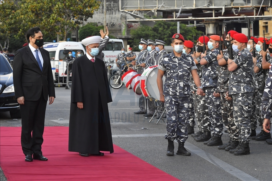 Lübnan'da Kovid-19 gölgesinde bayram namazı kılındı