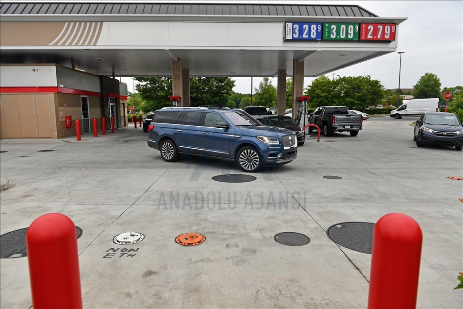 ABD'de kapatılan petrol boru hattı, güneydoğu eyaletlerinde benzin sıkıntısına neden oldu