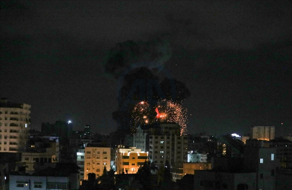 İsrail'in Gazze'ye hava saldırıları sürüyor