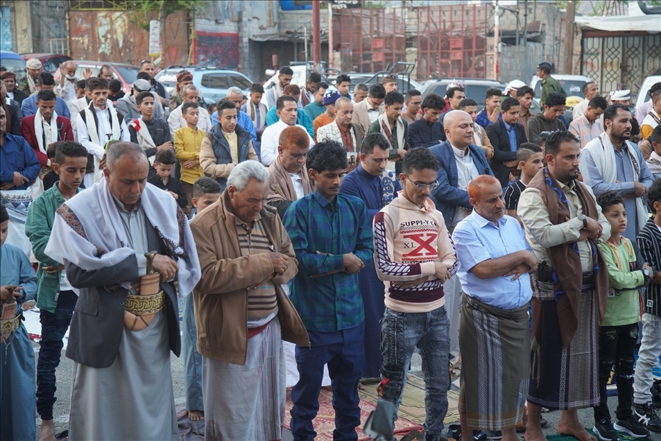 Yemen'de Ramazan Bayramı namazı
