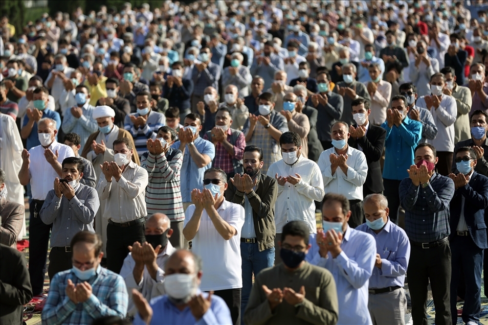 İran'da Ramazan Bayramı namazı