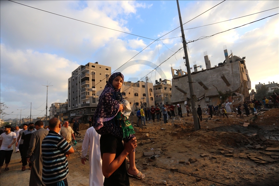Perayaan Idulfitri di Gaza di bawah serangan udara Israel