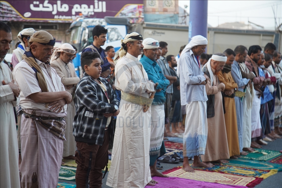 Yemen'de Ramazan Bayramı namazı