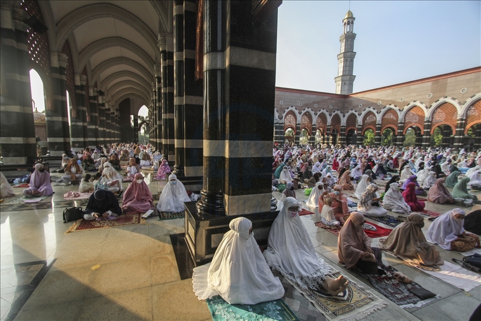Eid al-Fitr prayer with health protocols in Indonesia