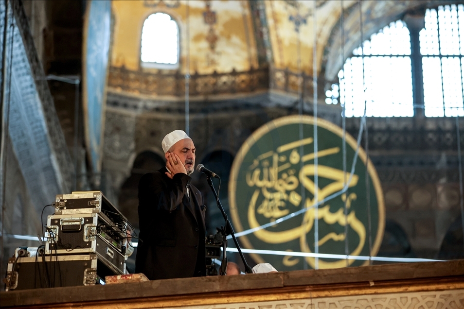 Salat Idul Fitri pertama di Masjid Agung Hagia Sophia setelah 87 tahun