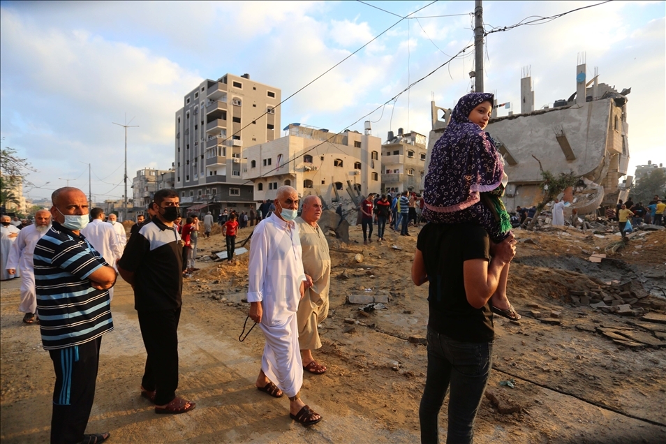 Perayaan Idulfitri di Gaza di bawah serangan udara Israel