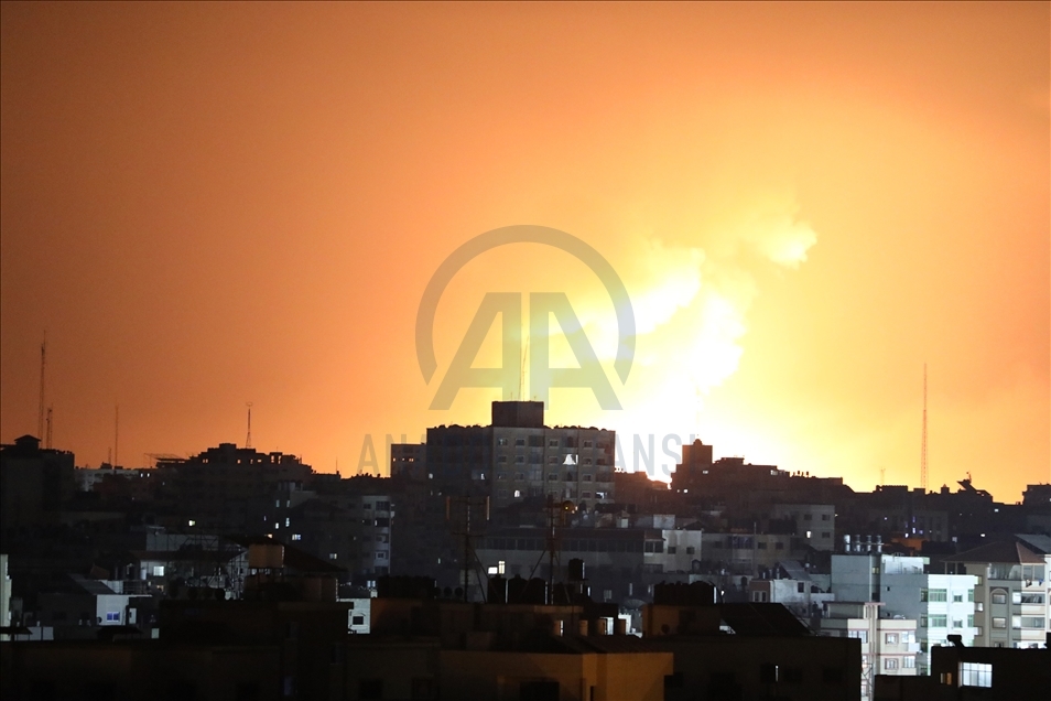 İsrail'in Gazze'ye hava saldırıları sürüyor