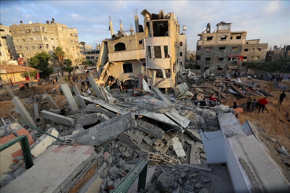 Perayaan Idulfitri di Gaza di bawah serangan udara Israel