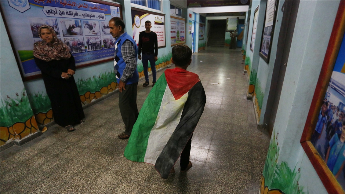 Gazan families take shelter in schools amid Israeli attacks