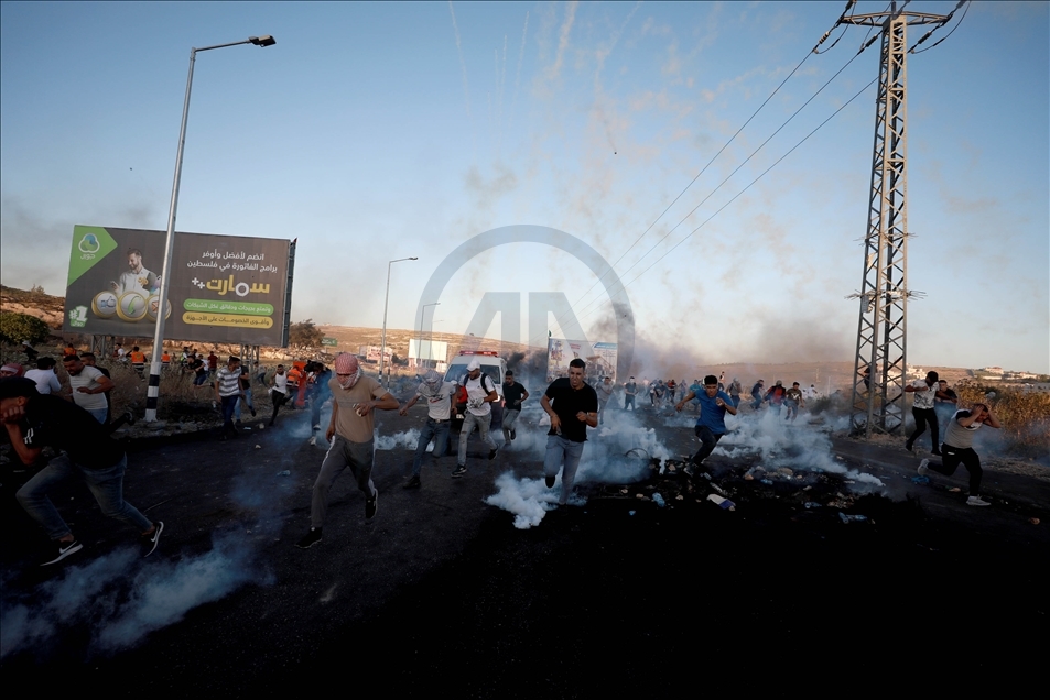 İsrail güçleri Batı Şeria'da gösteri düzenleyen Filistinlilere müdahale etti