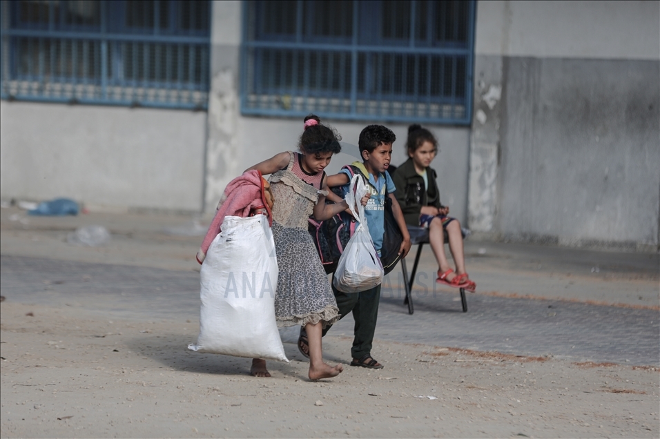 غزة.. عائلات تهجر منازلها إثر قصف مدفعي إسرائيلي