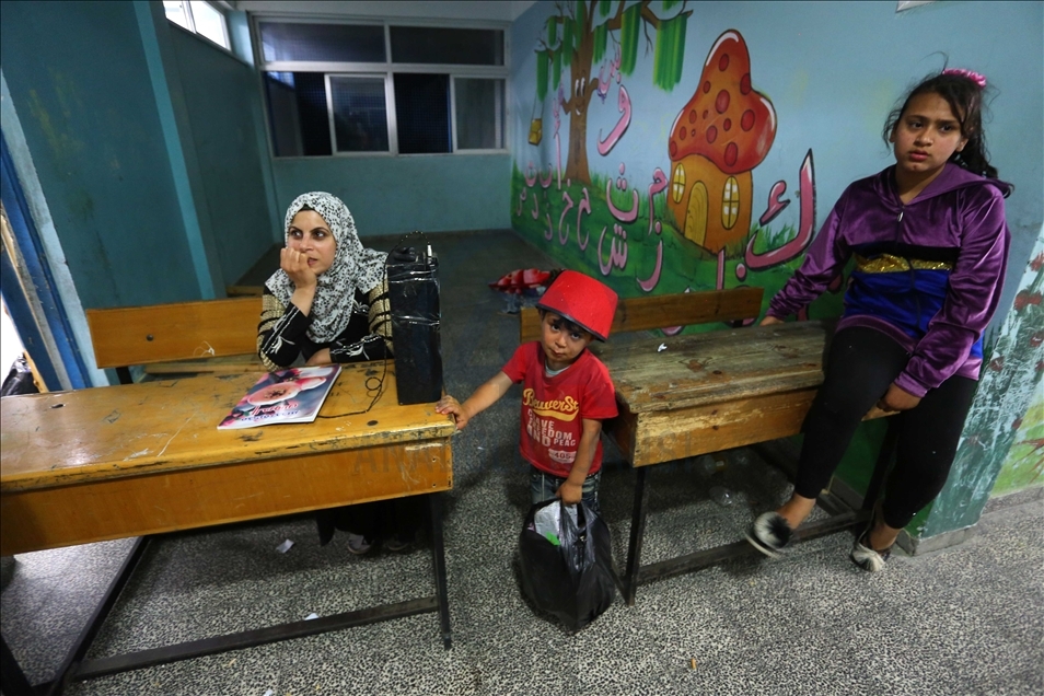 Gazan families take shelter in schools amid Israeli attacks