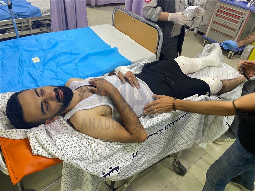 إصابة مصورين اثنين لوكالة الأناضول بقصف إسرائيلي شمالي غزة