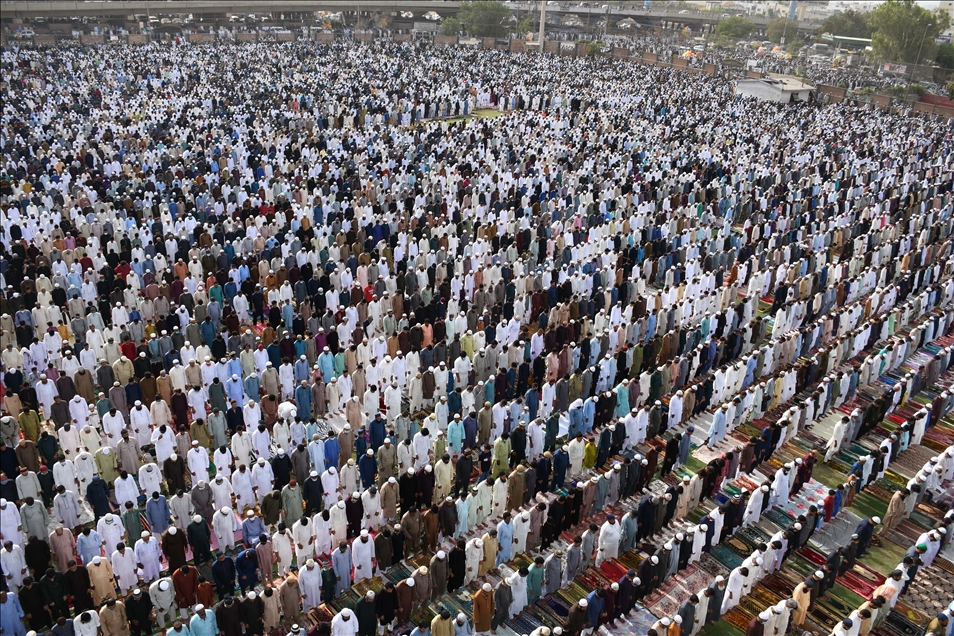 Pakistan'da bayram namazı