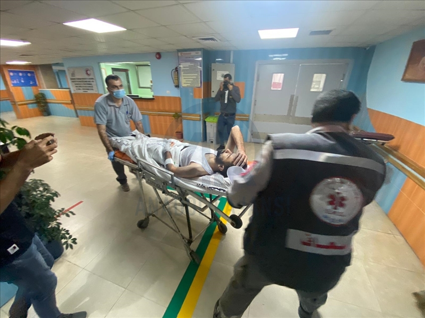 إصابة مصورين اثنين لوكالة الأناضول بقصف إسرائيلي شمالي غزة