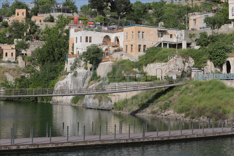 Sakin şehir Halfeti'nin taş konakları turizme kazandırılıyor
