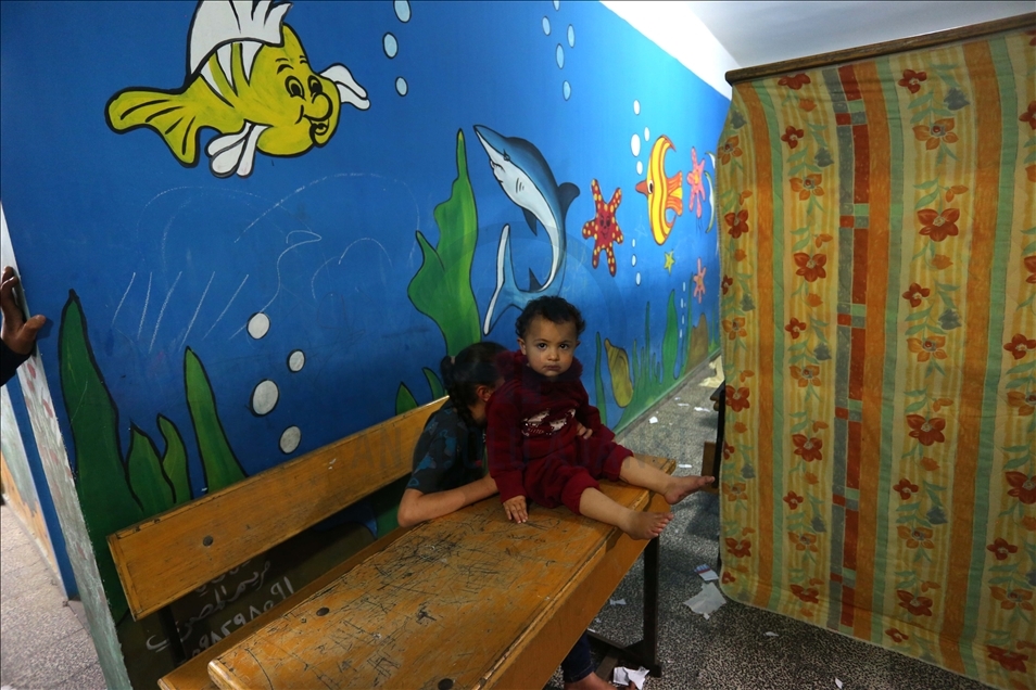 Gazan families take shelter in schools amid Israeli attacks
