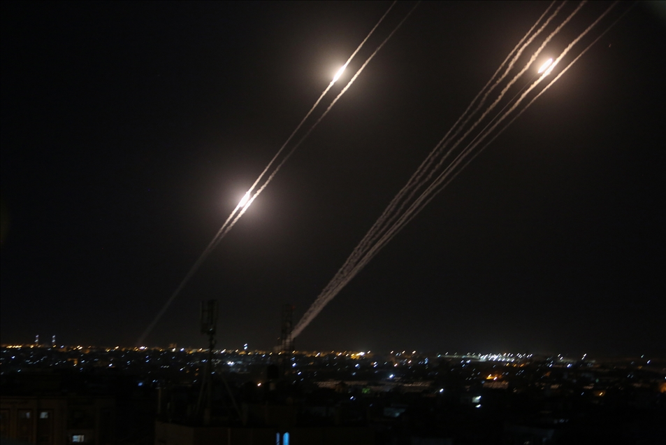 İsrail Gazze’ye yeni saldırı düzenledi, Hamas Tel Aviv’e 130 roket attı
