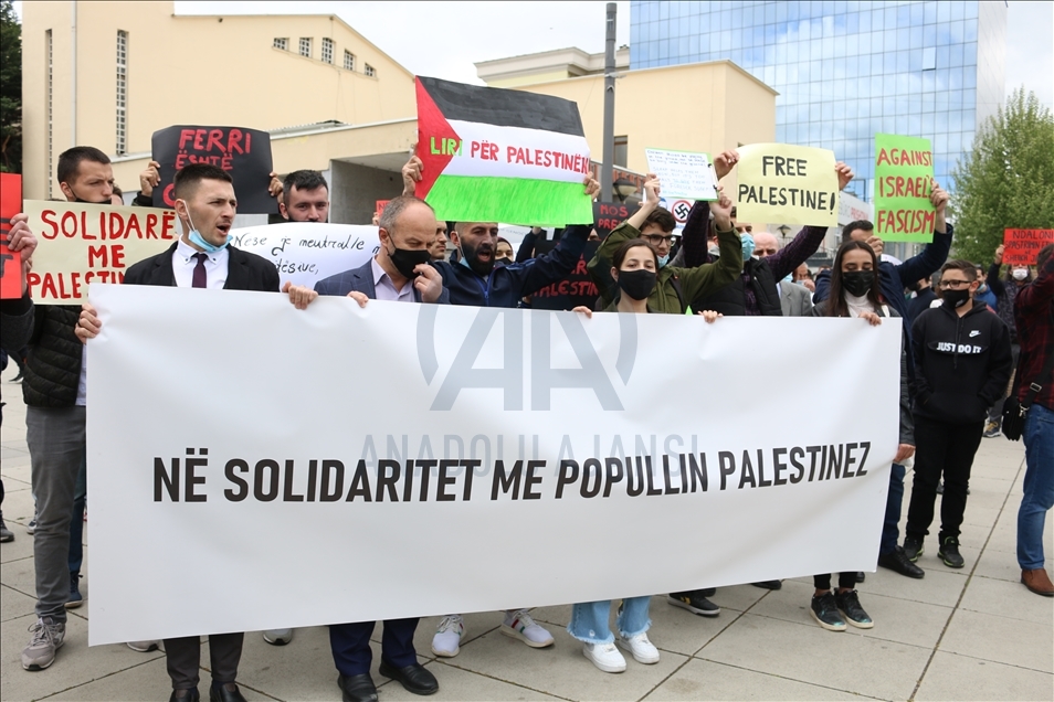 Prishtinë, marsh në solidarizim me popullin e palestinez: “Mos e bombardoni Gazën”