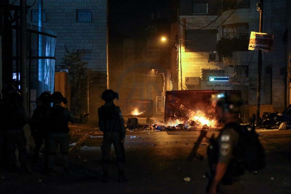 أصيب عشرات الفلسطينيين واعتقل آخرو