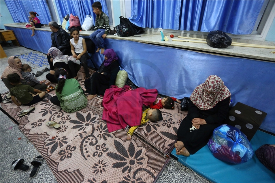 Gazan families take shelter in schools amid Israeli attacks
