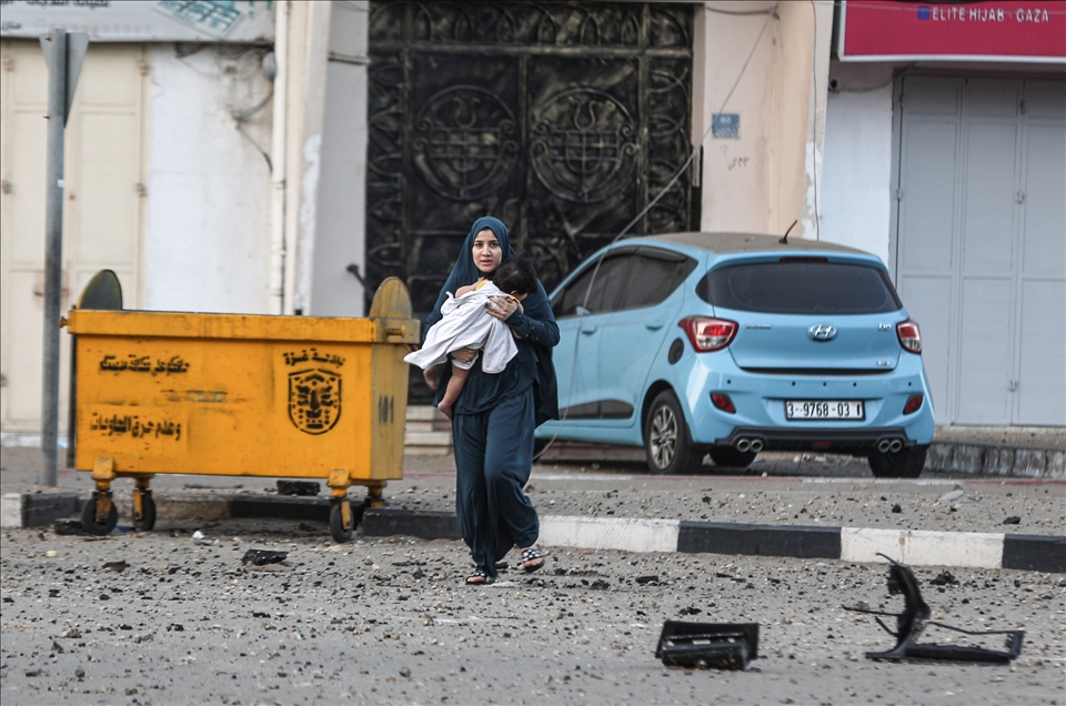 İsrail'in Gazze'ye hava saldırıları sürüyor