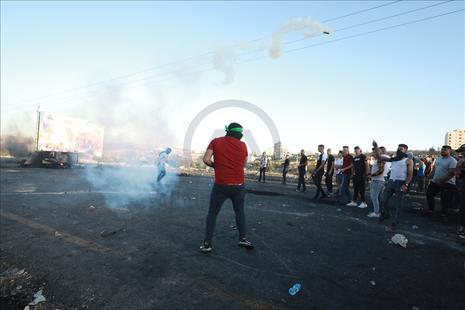 İsrail güçleri Batı Şeria'da gösteri düzenleyen Filistinlilere müdahale etti